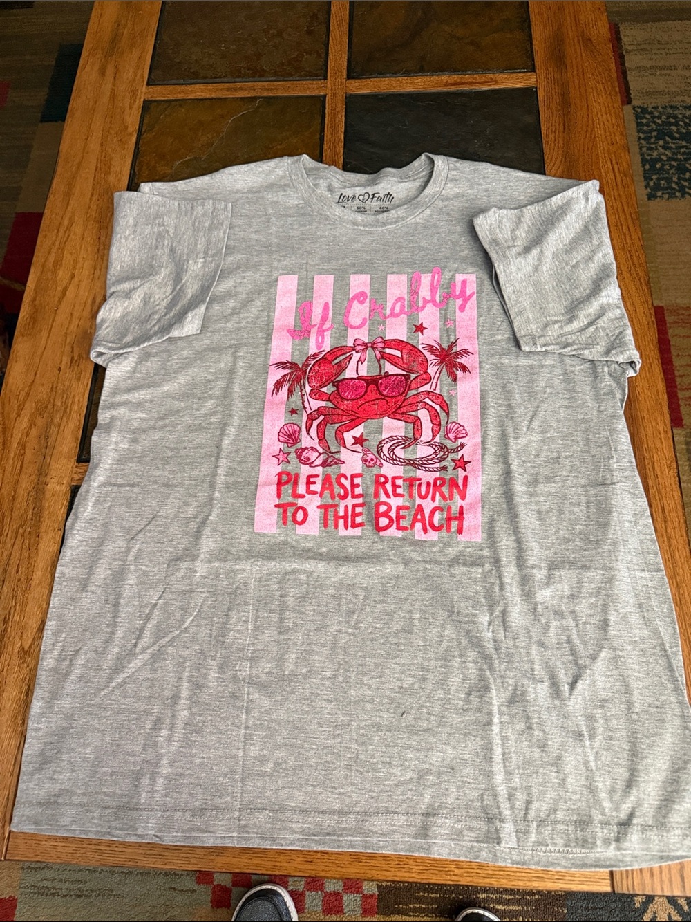 Gray Short Sleeve Tee with Pink Crab Beach Graphic